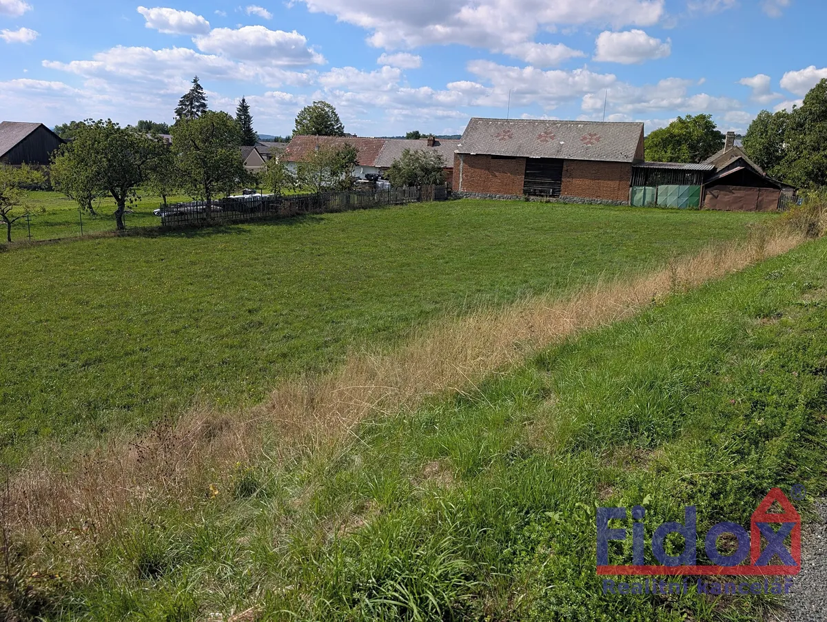 Prodej stavebního pozemku 1725 m²